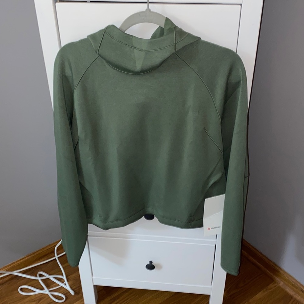 Lululemon Airwrap Pullover hoodie